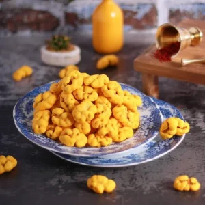 نقل گردویی زعفرانی
